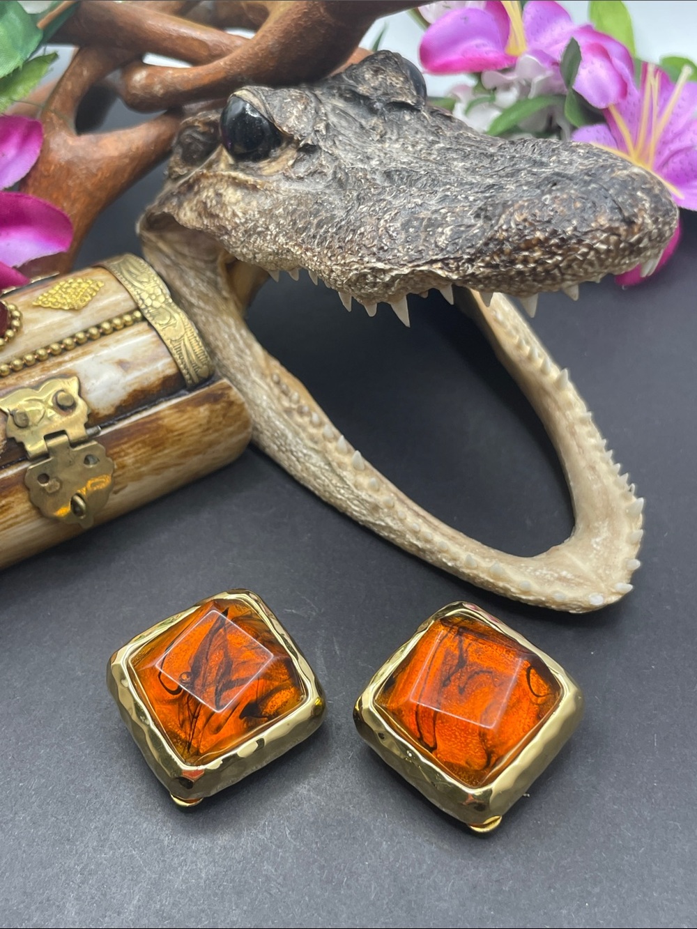 Joan Rivers chunky faux amber lucite clip earrings vintage